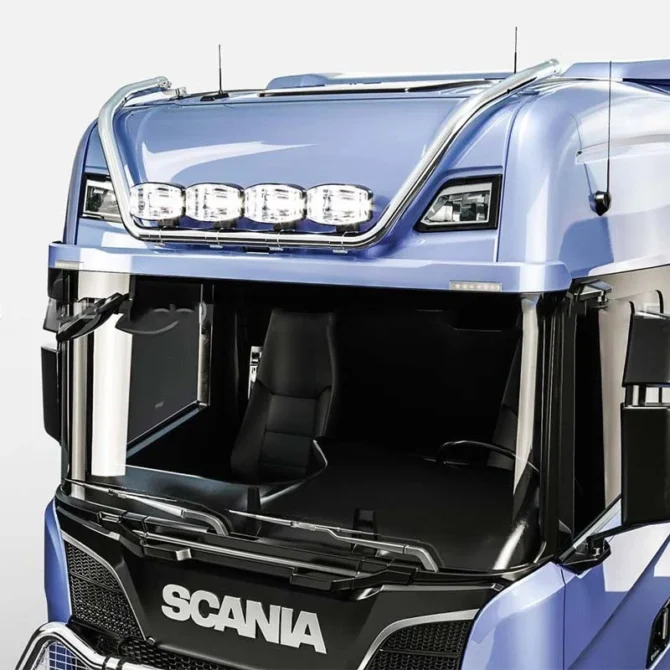 RAMPE DE TOIT SCANIA P - TOIT NORMAL + 4 SUPPORTS POUR LP + 4 LED A L'AVANT
