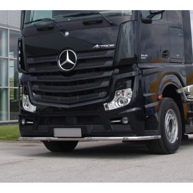Rampe inox sous pare choc Mercedes Actros MP4 MP5 2011 option LEDS