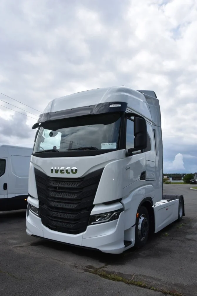 DEFLECTEUR COMPLET IVECO STRALIS AS